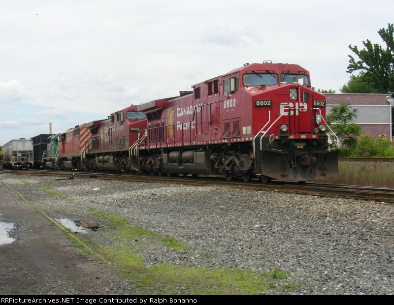 CP 258/166 Detour heads south/east about to cross Mt Vernon Street